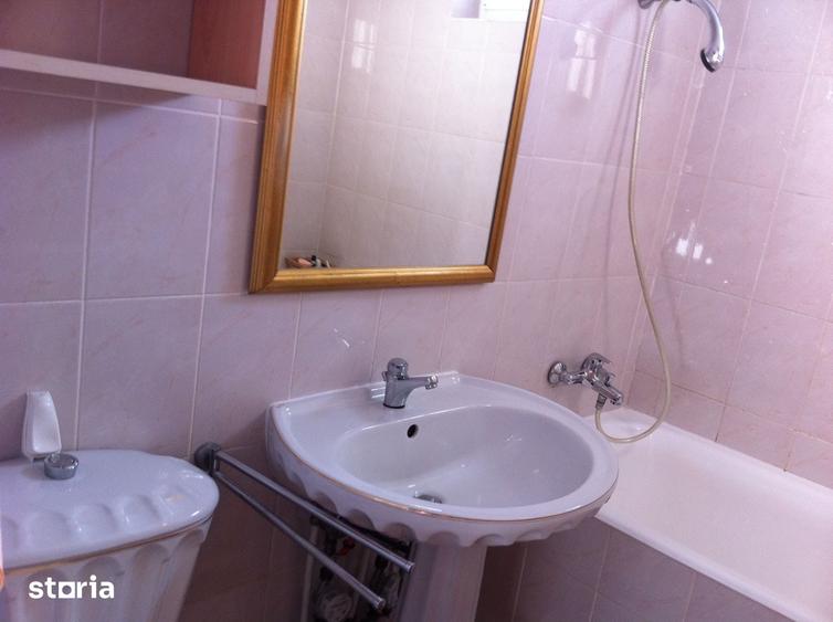 Apartament cu 2 camere semidecomandat în Giulești