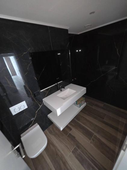 Apartament cu 3 camere semidecomandat în Zorilor