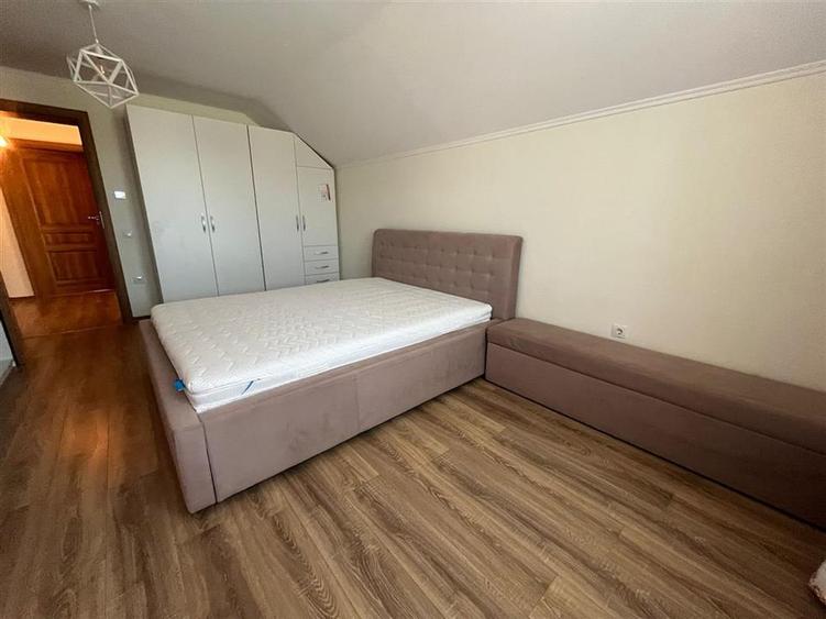 Casă individuală cu 4 camere cu Canalizare în Aeroport