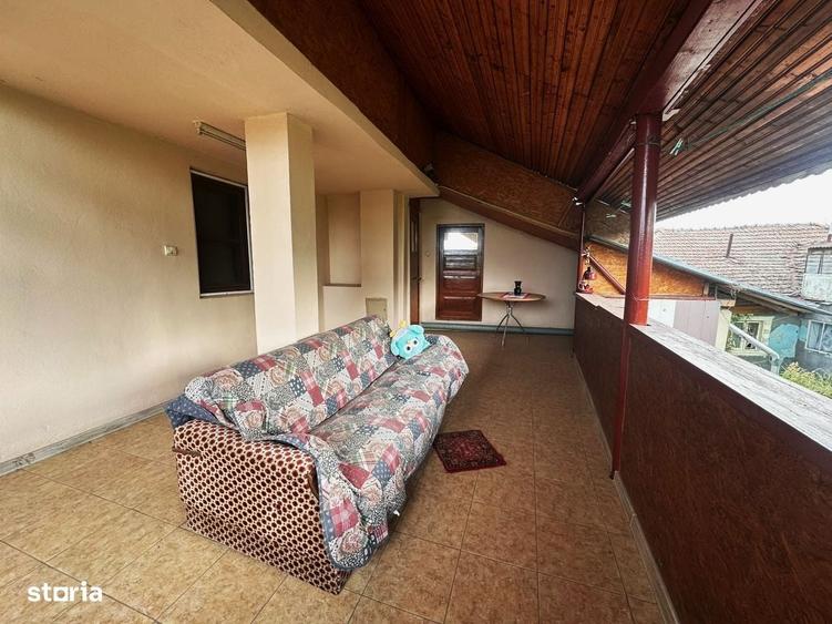 Casă cu 4 camere cu Teren 450 Mp în Central