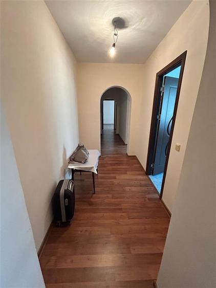 Apartament cu 3 camere decomandat în Hipodrom