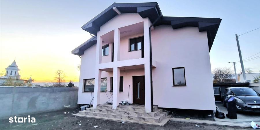 Casă cu 5 camere cu Teren 295 Mp în Central