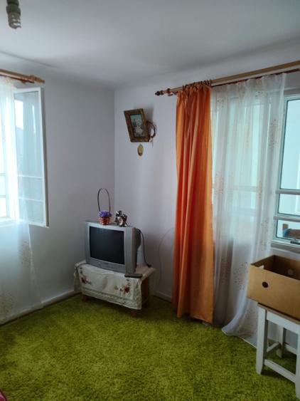 Casă cu 3 camere în Cislău