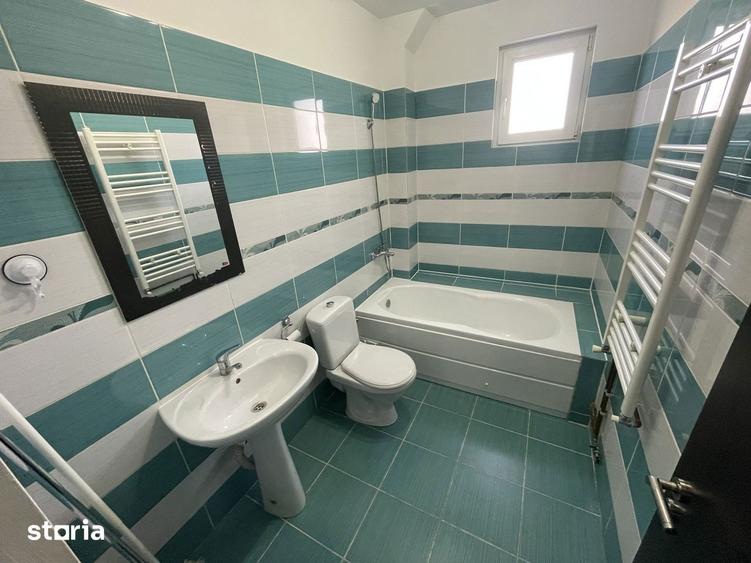 Apartament cu 3 camere în Craiovița Nouă