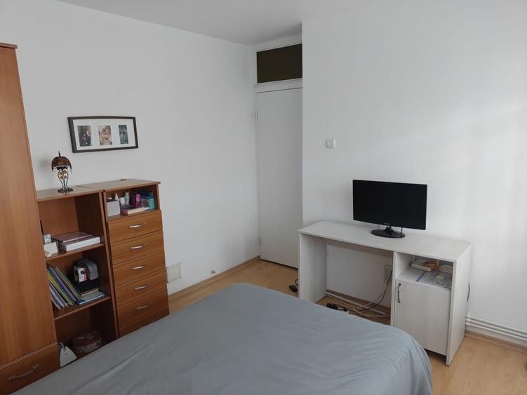 Apartament cu 2 camere decomandat în Micro 17