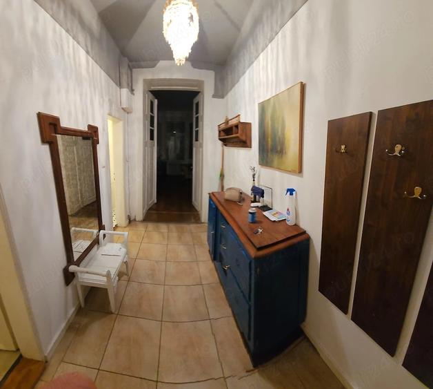 Apartament cu 3 camere nedecomandat în Central