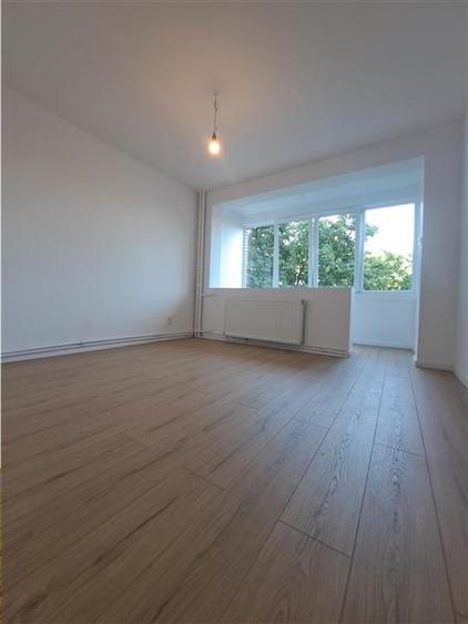 Apartament cu 2 camere decomandat în Circumvalațiunii