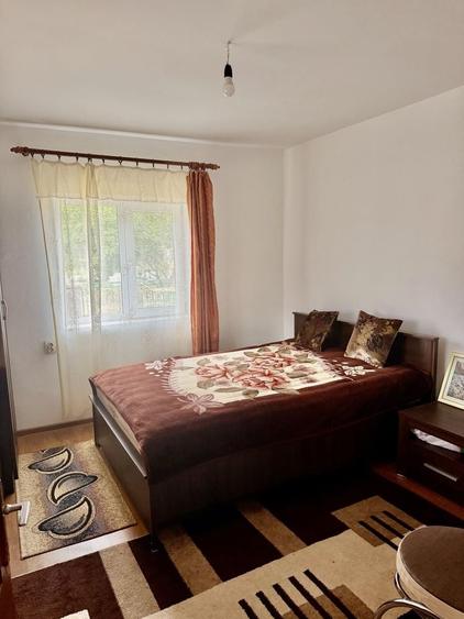 Casă cu 4 camere în Petrești