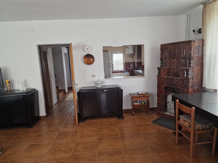 Casă individuală cu 6 camere cu Teren 15000 Mp în Corbii Mari
