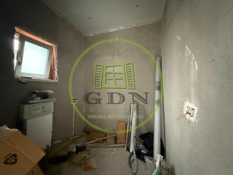 Casă individuală cu 5 camere cu Canalizare în Preajba