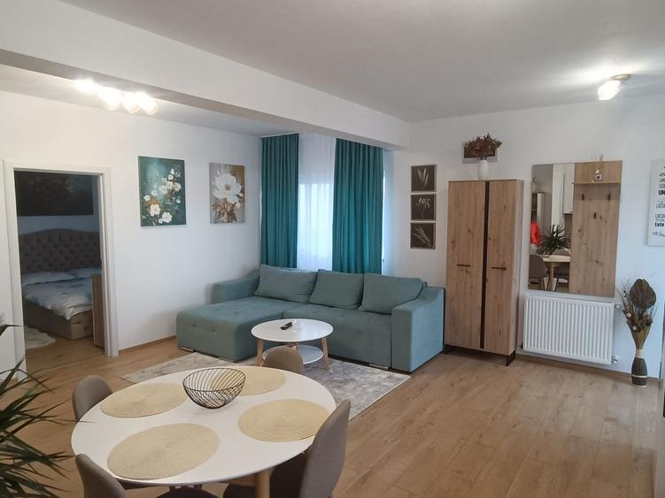 Apartament cu 2 camere semidecomandat în Sânpetru