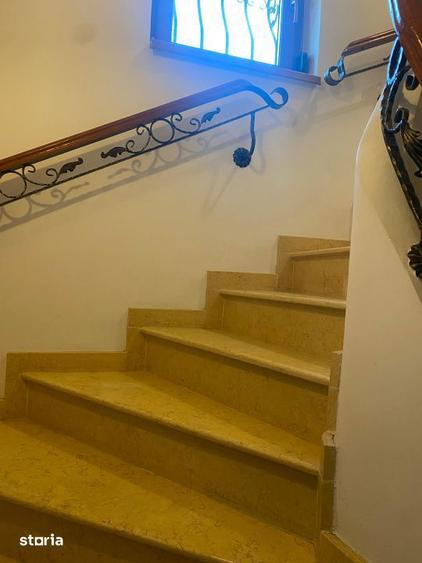 Casă cu 7 camere cu Canalizare în Ultracentral
