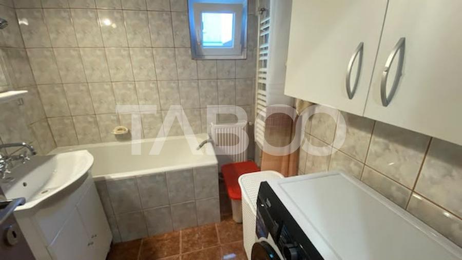Apartament cu 3 camere decomandat, mobilat în Vasile Aaron