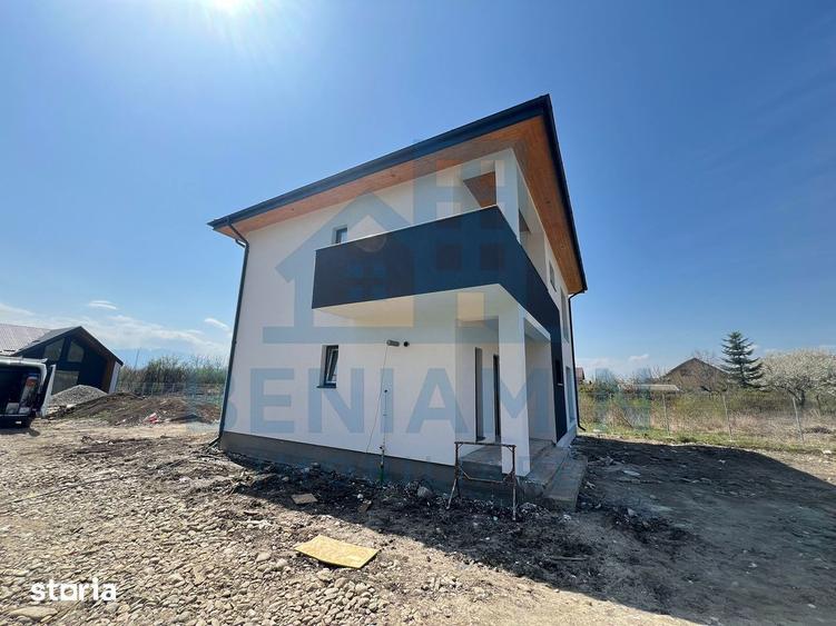Casă cu 5 camere cu Teren 600 Mp în Sânpetru