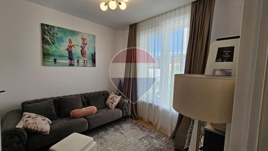 Casă individuală cu 5 camere cu Teren 452 Mp în Corbeanca