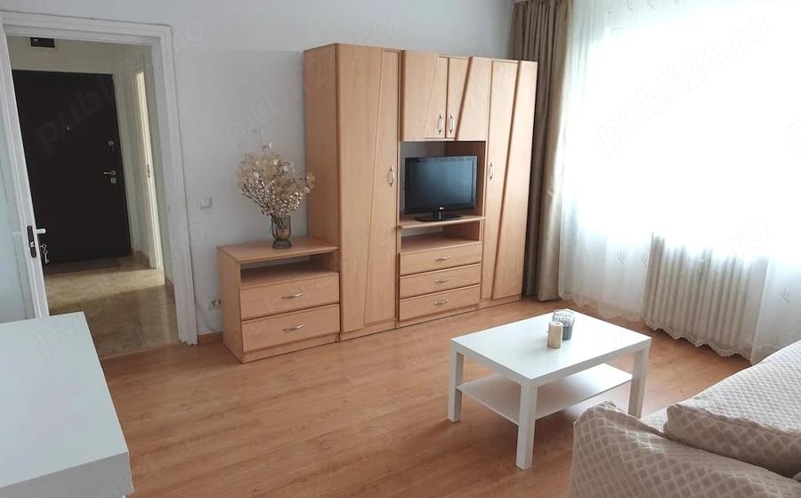 Apartament cu 3 camere semidecomandat, mobilat în Gara de Nord