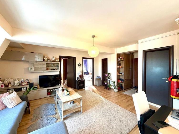 Apartament cu 3 camere decomandat în Central