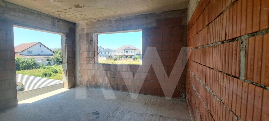 Duplex cu 4 camere cu Canalizare în Șelimbăr