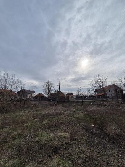 Teren de 2200 mp, în Dragșina
