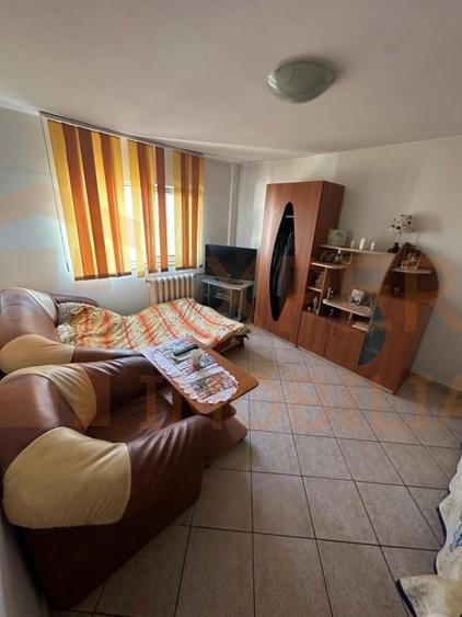 Apartament cu 4 camere decomandat în Inel II