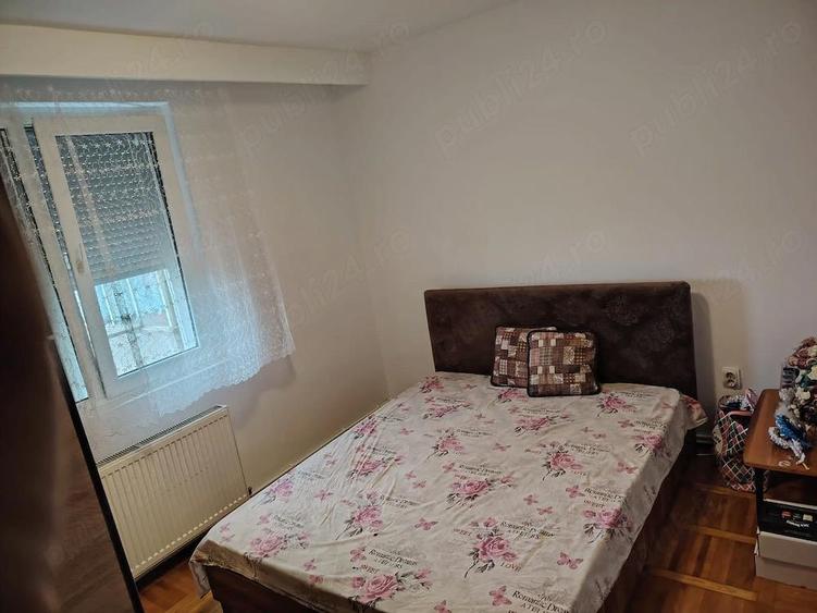 Apartament cu 3 camere semidecomandat în Central