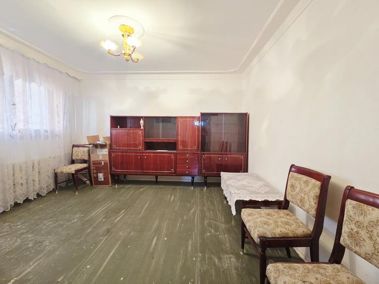 Apartament cu 2 camere decomandat în Micro 20