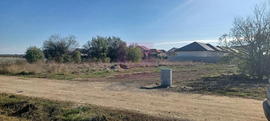 Teren de 6293 mp, în Săbăreni