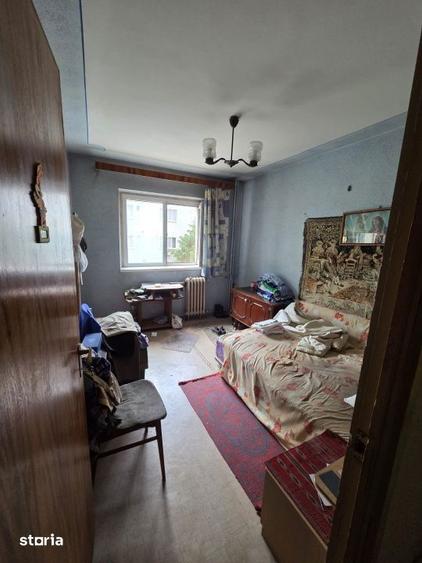 Apartament cu 3 camere decomandat în Rahova