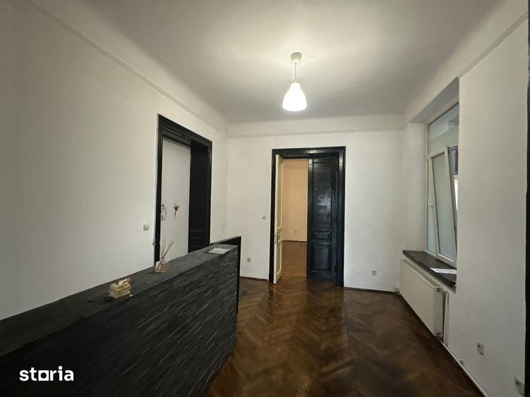 Apartament cu 4 camere în Centrul Civic