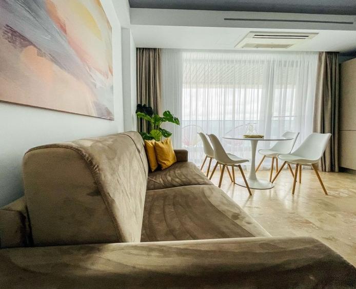 Apartament cu 2 camere decomandat, mobilat în Central