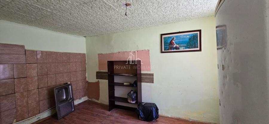 Casă individuală cu 2 camere cu Canalizare în Est