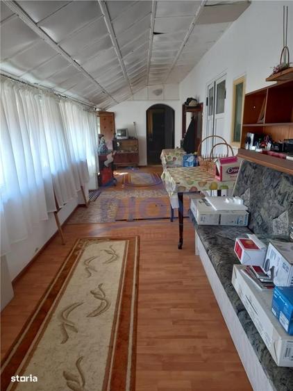 Casă cu 4 camere în Central