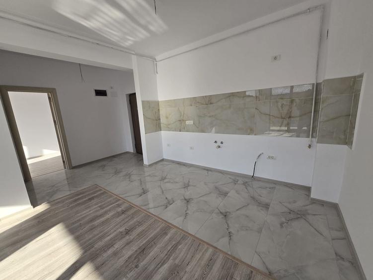 Apartament cu 2 camere decomandat în Girocului