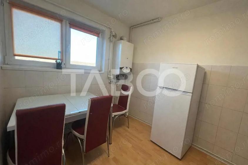 Apartament cu 3 camere decomandat, mobilat în Ștrand