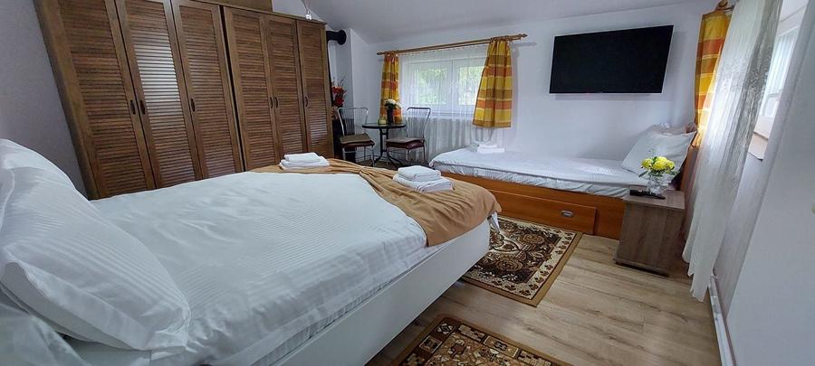 Casă cu 4 camere în Brădețelu