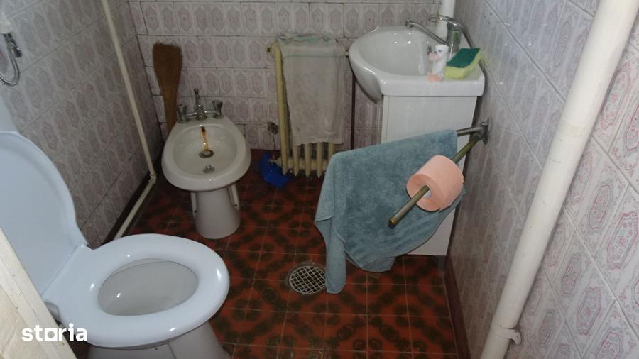 Casă cu 5 camere cu Teren 3450 Mp în Horea