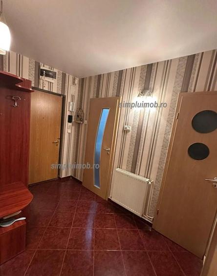 Apartament cu 4 camere decomandat, mobilat în Titan