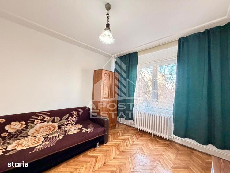 Apartament cu 3 camere, mobilat în Complex Studențesc