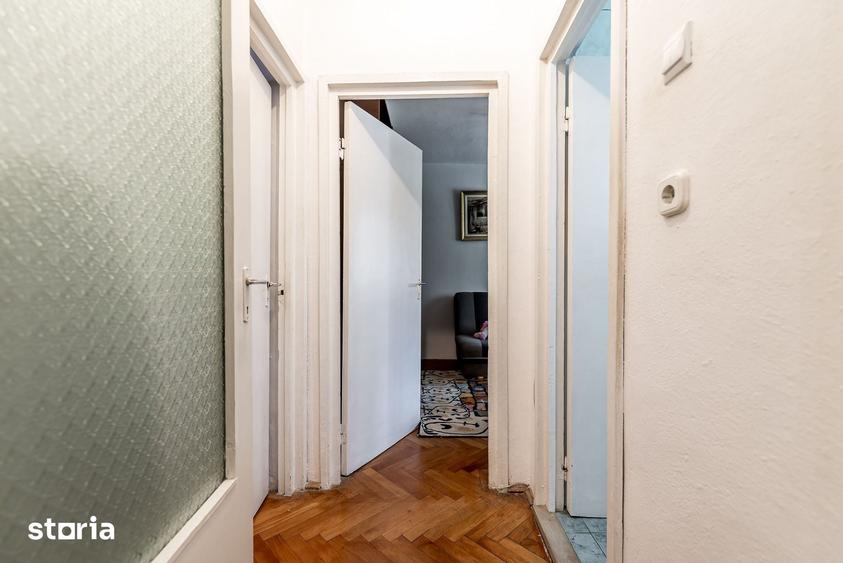 Apartament cu 3 camere semidecomandat în Central
