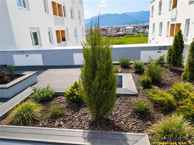 Apartament cu 2 camere decomandat, mobilat în Tractorul