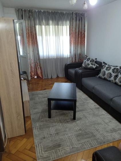 Apartament cu 3 camere decomandat în Vest