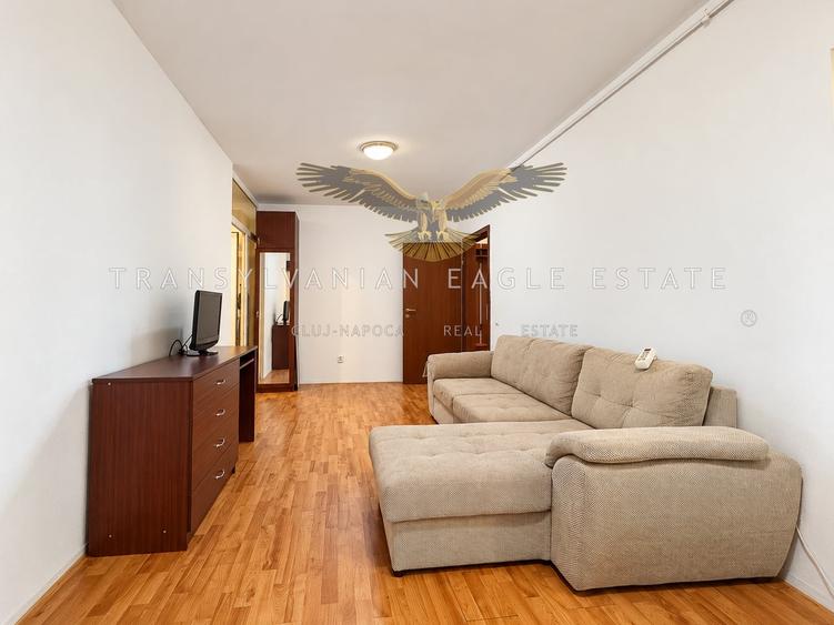 Apartament cu 2 camere semidecomandat, mobilat în Central