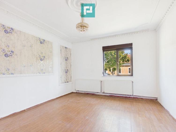 Casă individuală cu 5 camere cu Canalizare în Pârneava