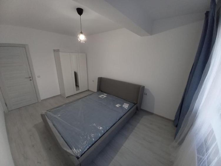 Apartament cu 3 camere decomandat în Berceni