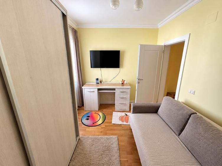Apartament cu 3 camere decomandat, mobilat în Braytim