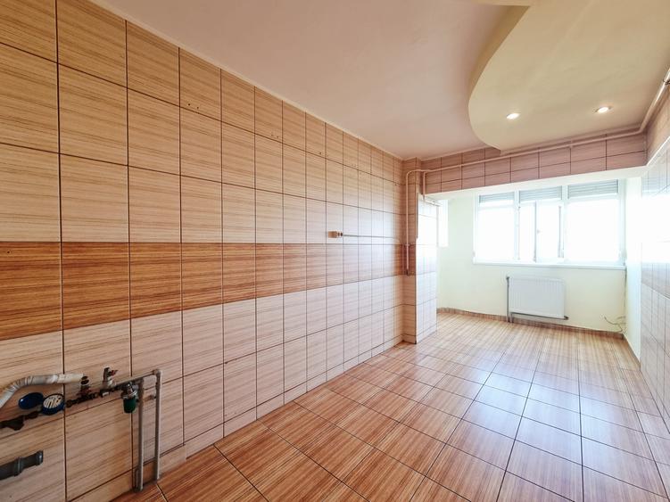 Apartament cu 2 camere decomandat în Ultimul leu