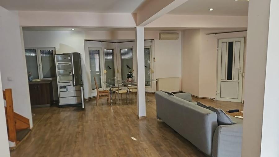 Casă cu 5 camere cu Teren 100 Mp în Corbeanca