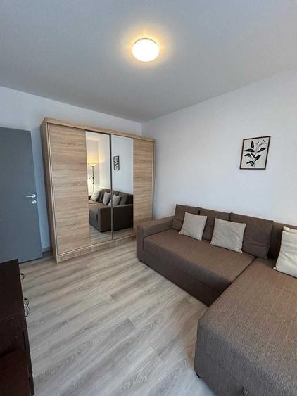 Apartament cu 2 camere semidecomandat în Florești