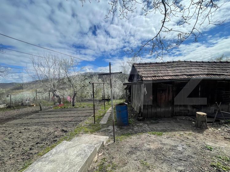 Casă individuală cu 2 camere cu Garaj în Ticu-Colonie