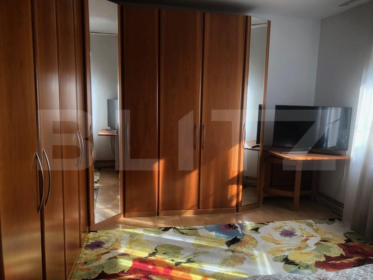 Casă individuală cu 5 camere cu Canalizare în Careiului